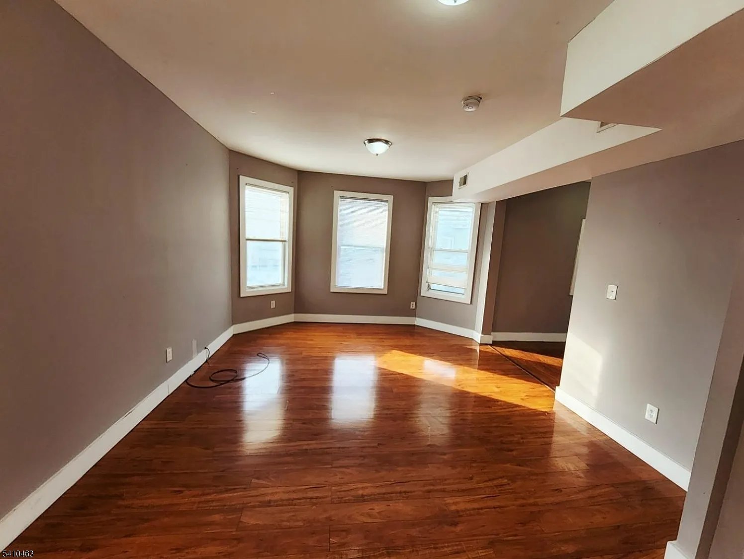 3 bed, 1.0 bath, $2,400 — Photo 2