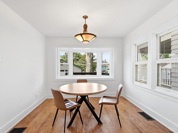 5th image of 3807 Lonsdale St