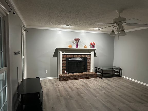 4th image of 291 Stratford Dr