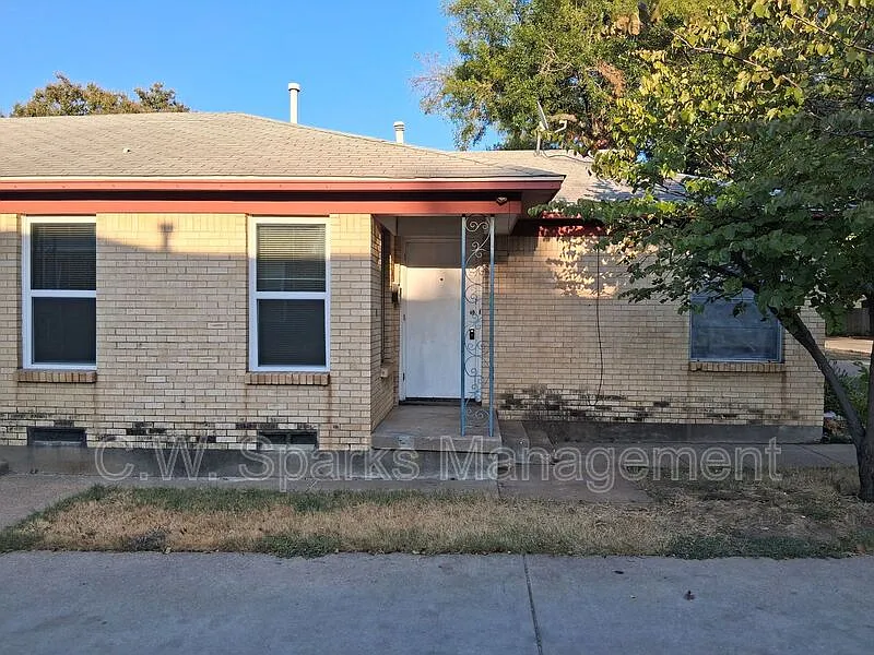 2 bed, 1.0 bath, 805 sqft, $1,000 — Photo 4