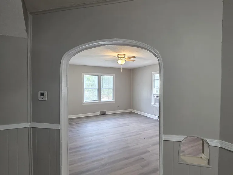 1504 N Summit Ave #1 — Photo 5