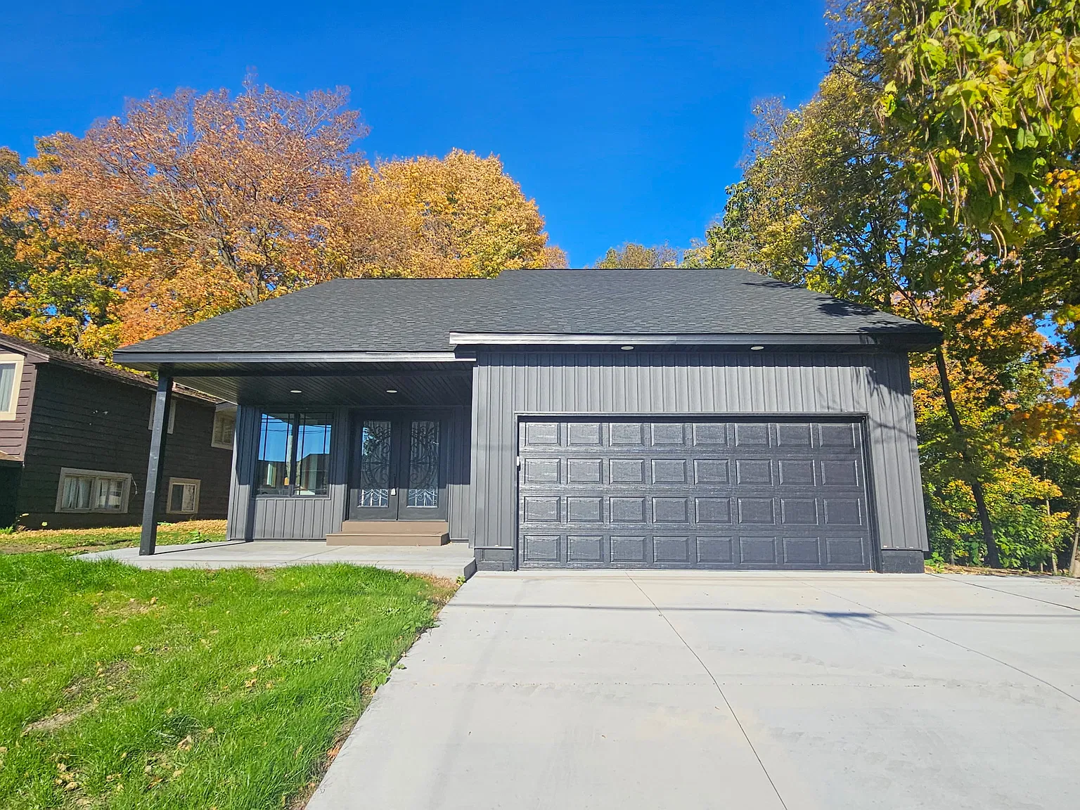 3 bed, 2.5 bath, 1659 sqft, $3,200 — Photo 1