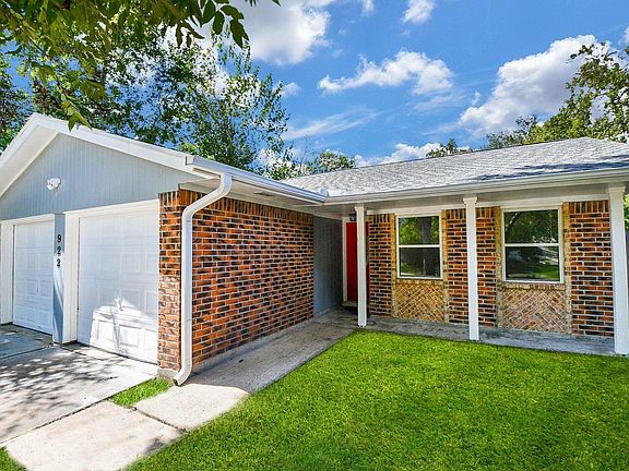 4th image of 922 Bacliff Dr