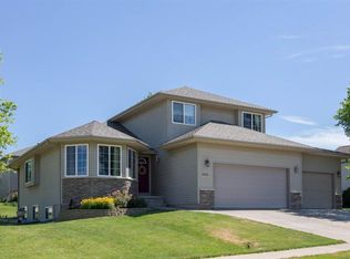4450 Country Club Dr, Iowa City, IA 52246