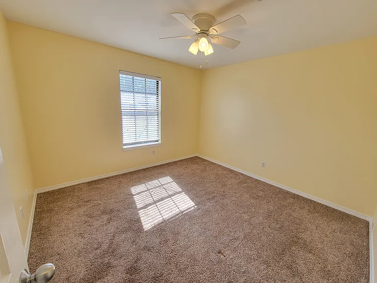 1306 Pine Hill Cir — Photo 13