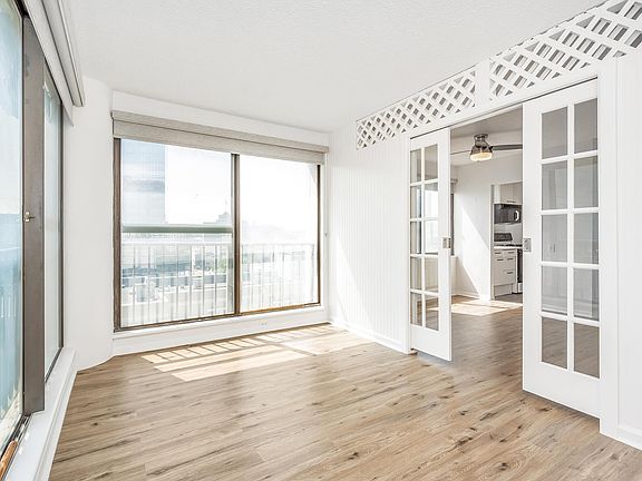 5th image of 10 Cottage Pl APT 9E