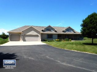 18200 Horse Rd, Mishicot, WI 54228