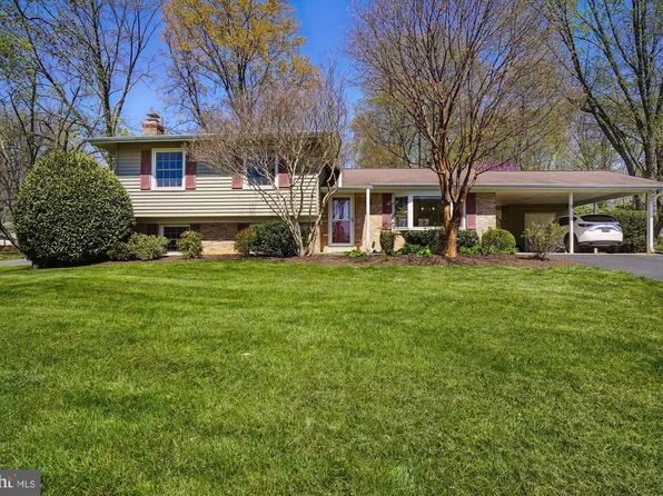 9 Caddy Ct, Rockville, MD 20855