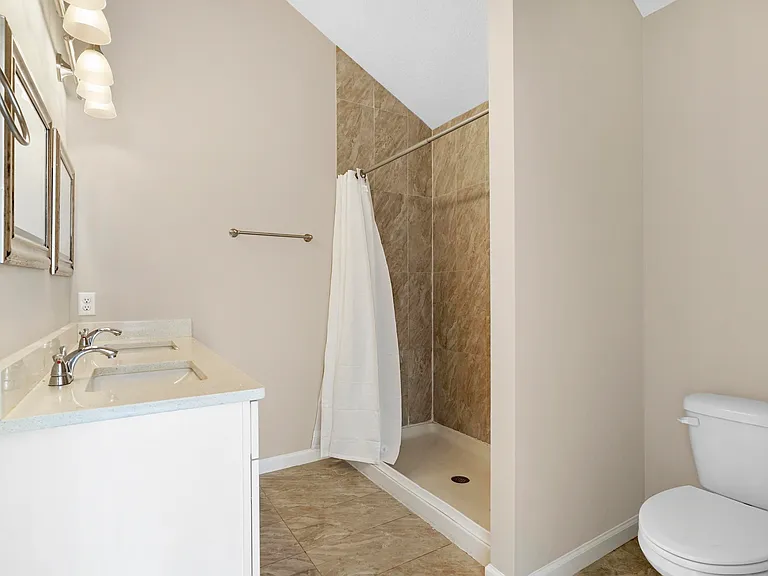 231 Majorca Rd — Photo 11