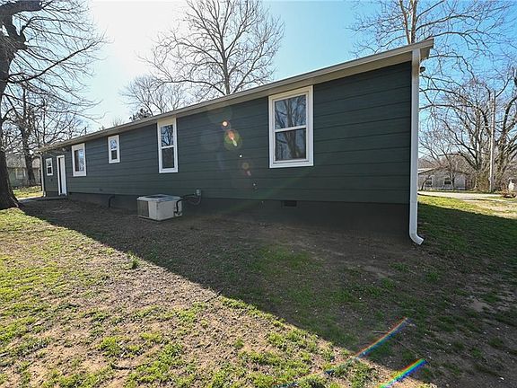 3rd image of 1875 E 166th Rd