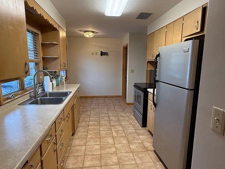 2413 S Carter Pl — Photo 4