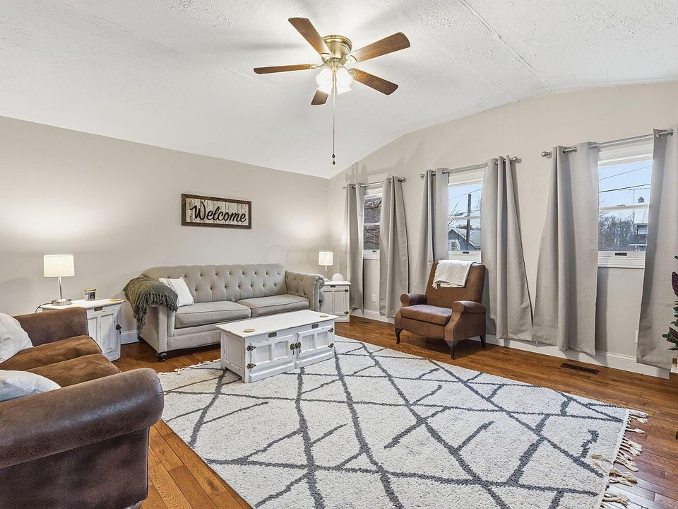1st image of 8 E Walnut St