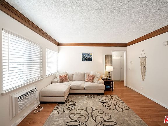3rd image of 7127 Coldwater Canyon Ave APT 15