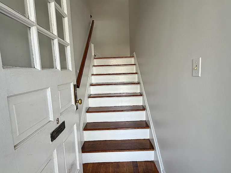 5 Redfield Vlg #B3 — Photo 1