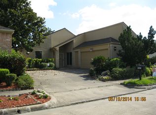 7835 Oakington Dr, Houston, TX 77071