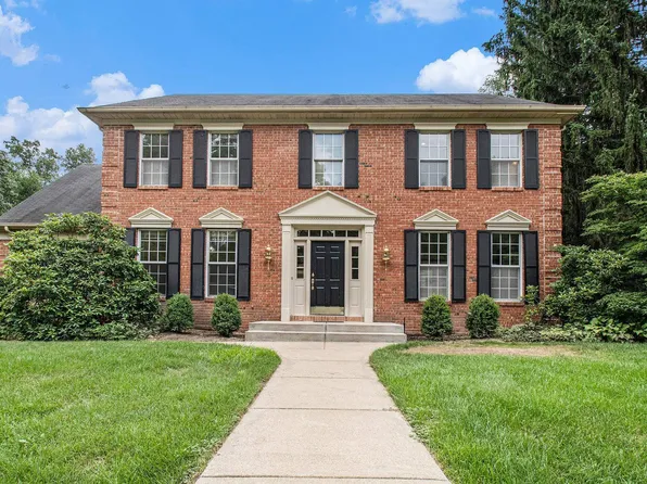 52419 Farmington Square Rd, Granger, IN 46530