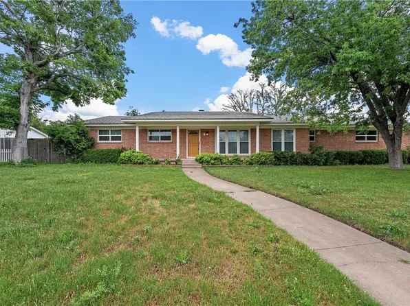 1001 Southwood Dr, Woodway, TX 76712