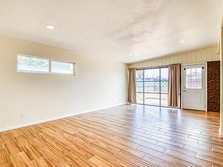 8818 Mount Elbert Dr — Photo 25
