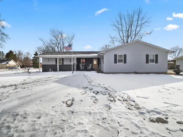 210 N 9th St, Fairbury, IL 61739