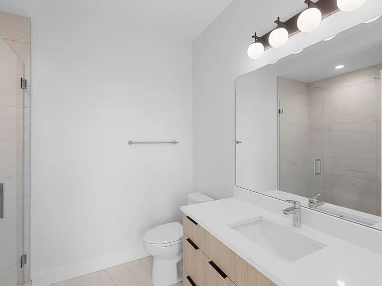 904 W Dakin LLC — Photo 21