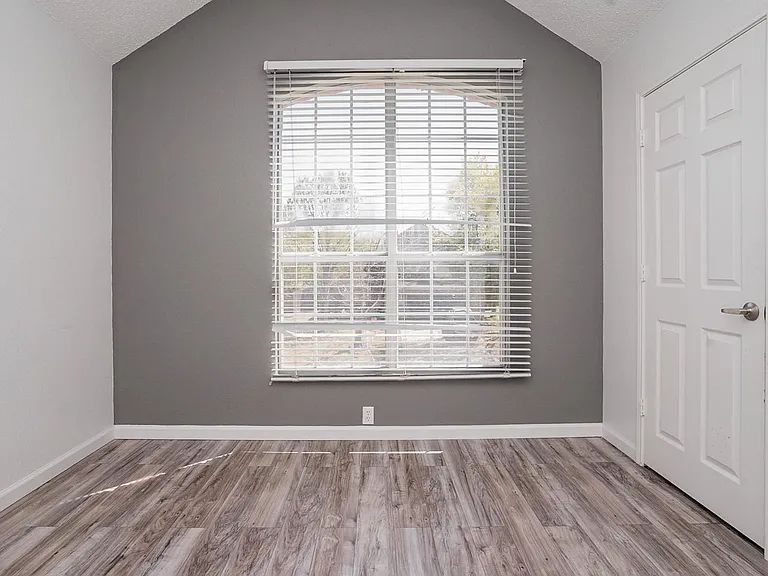 1709 Corvallis Trl — Photo 4