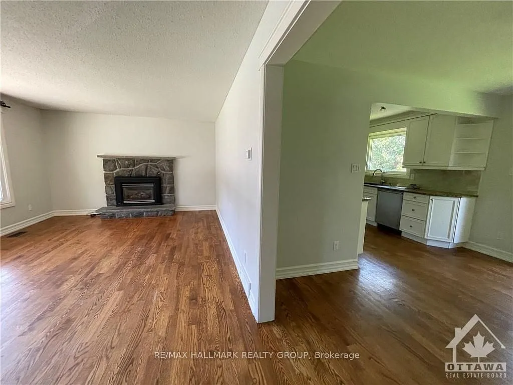 8 bed, $3,000 — Photo 3