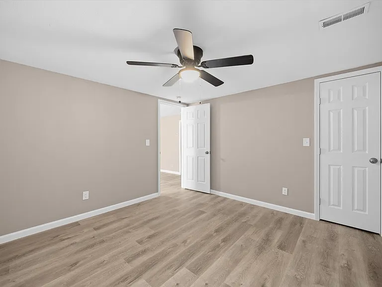 15 Manor Dr #1 — Photo 9