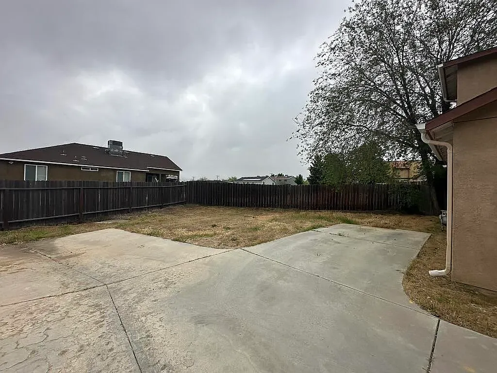 2 bed, 1.5 bath, 1140 sqft, $1,850 — Photo 3