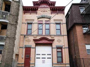 527 10th St, Union City, NJ 07087