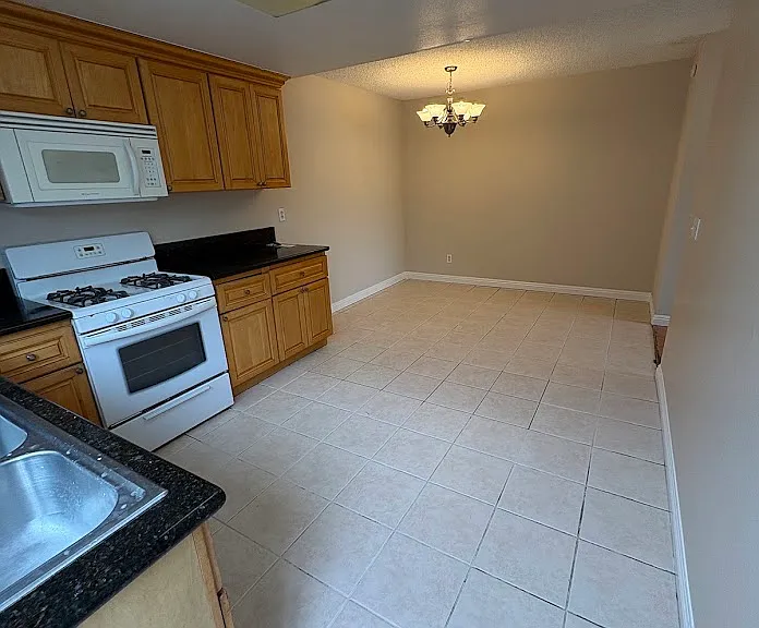 Kitchen & Dining Room