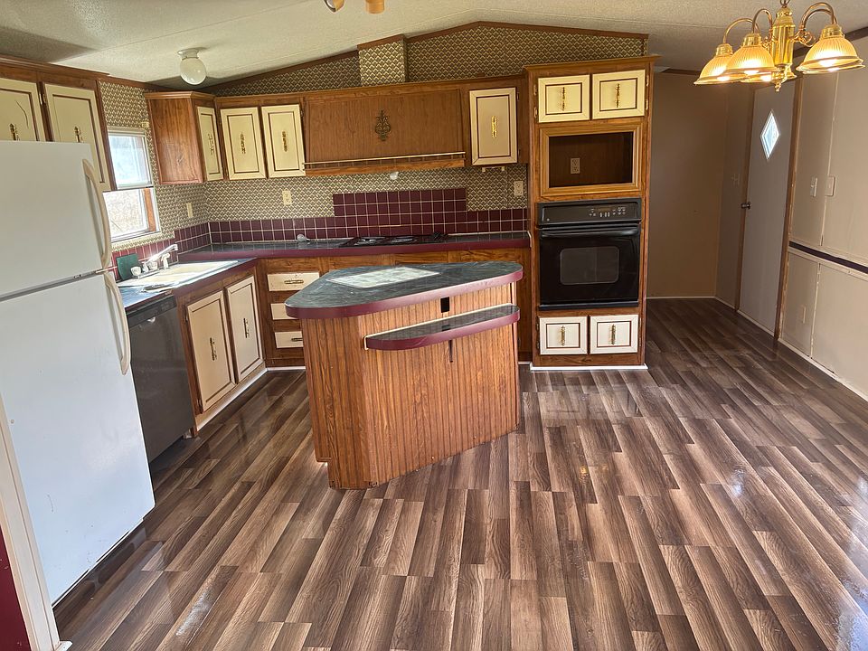 1st image of 123 Lauren Brooke Ct