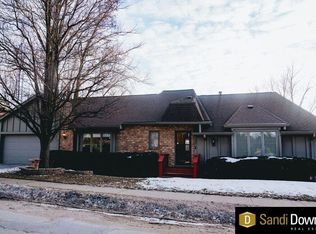 406 Ridgewood Dr, Bellevue, NE 68005