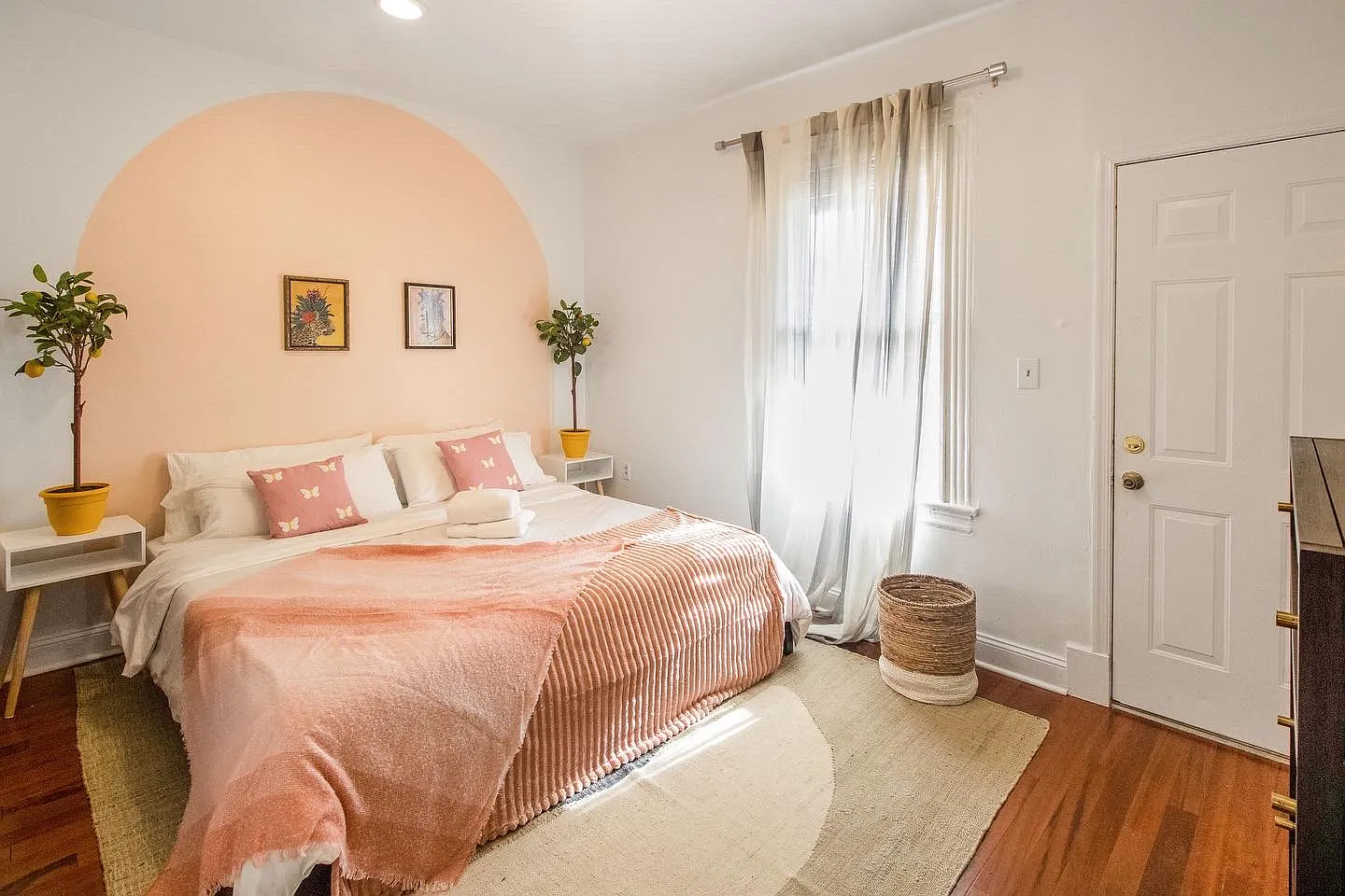 2 bed, 800 sqft, $2,695 — Photo 2