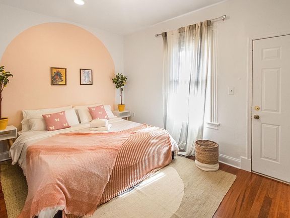 2nd image of 1427 E St NE #1