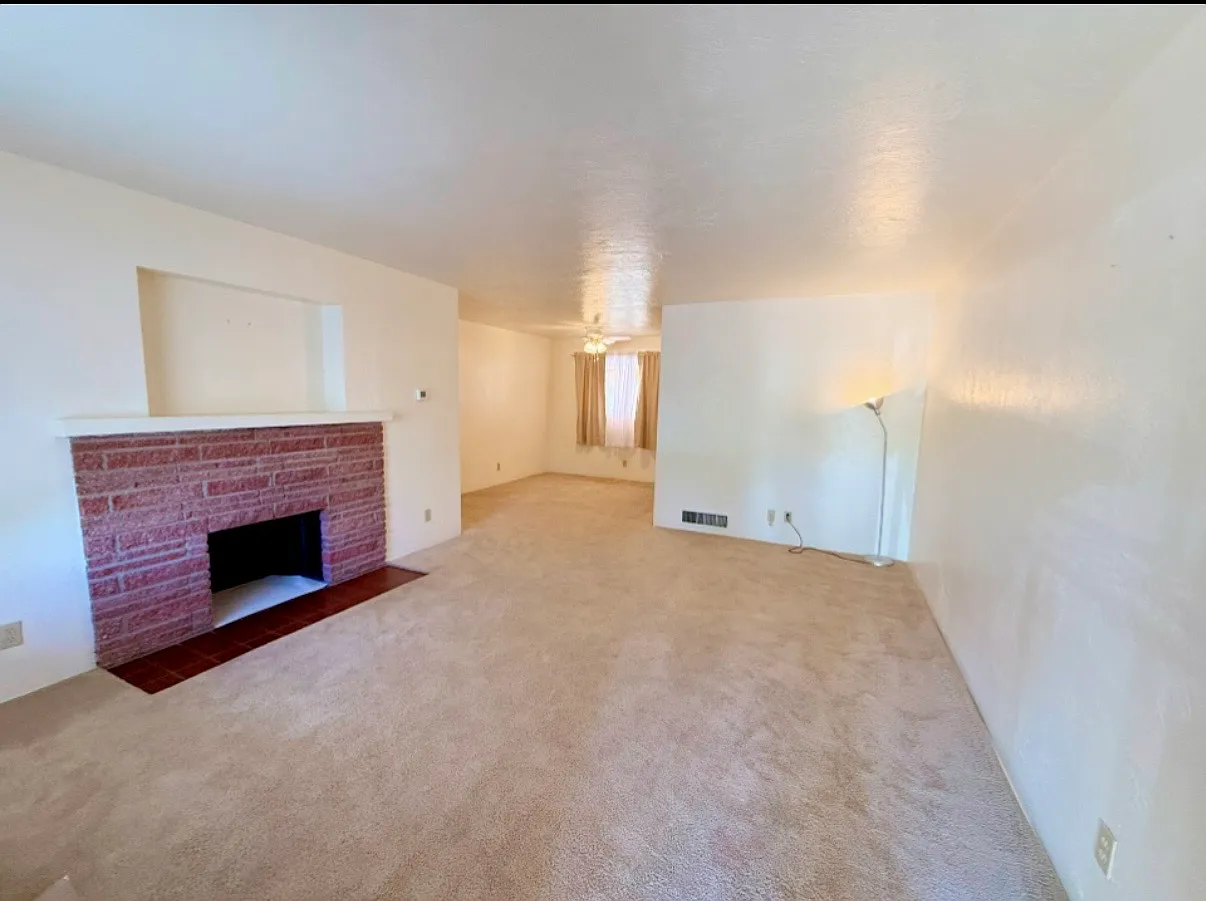 3 bed, 1.5 bath, 1730 sqft, $2,300 — Photo 2