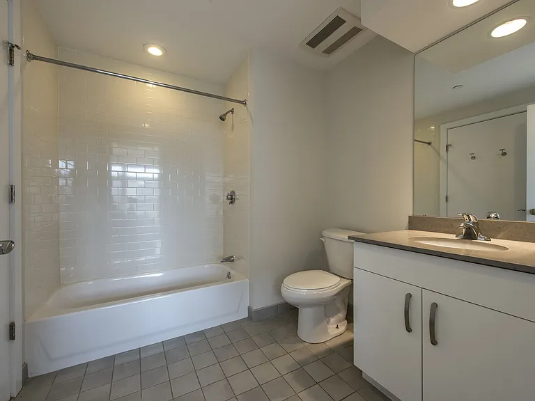 Albany Street Apartments — Photo 10
