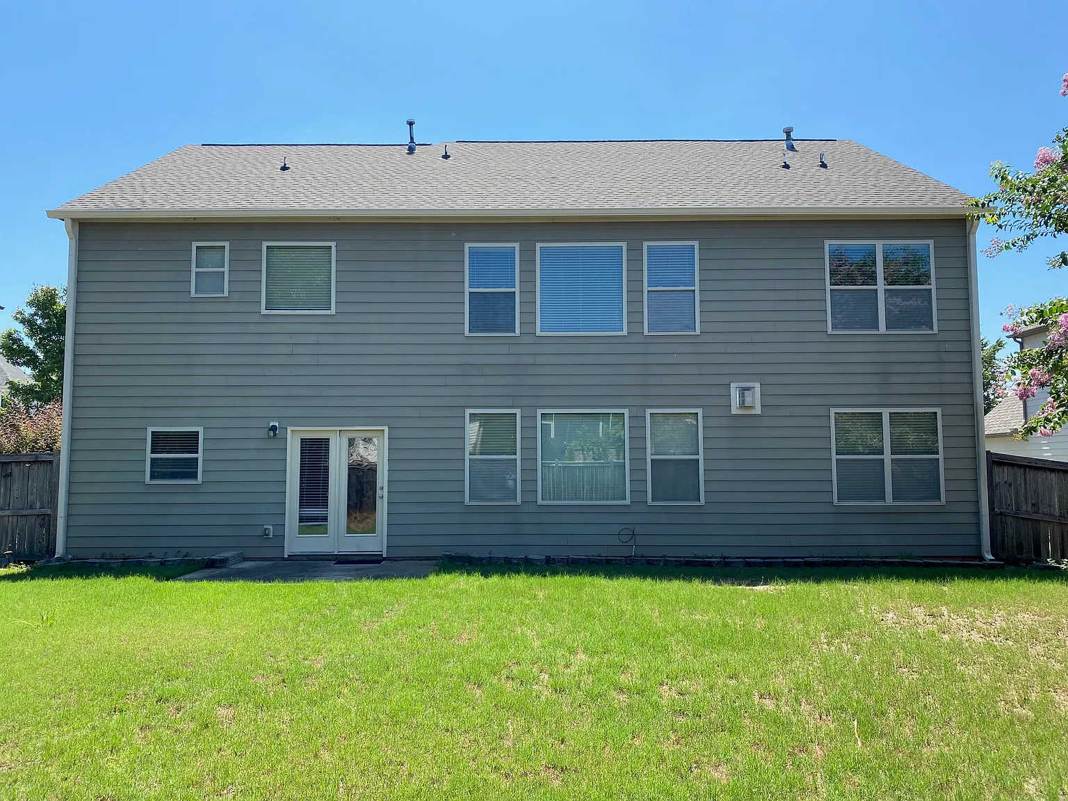 5 bed, 3179 sqft, $3,200 — Photo 4