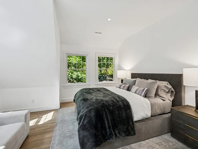10 Seabright Ave — Photo 17