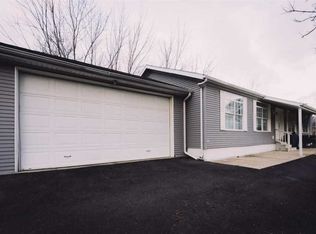 2570 Voorheis Rd, Waterford, MI 48328