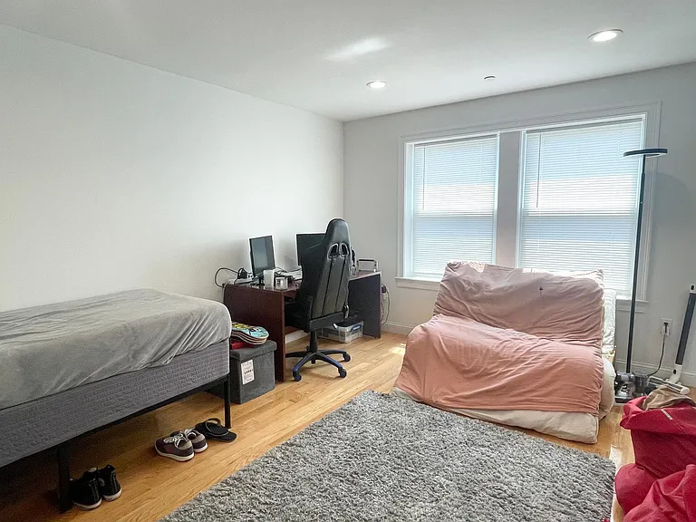 325 Newport Ave #44 — Photo 4