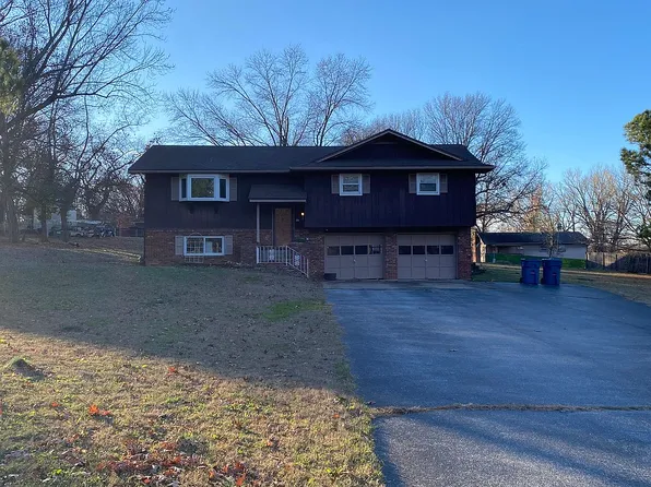 104 Hillview Dr, Joplin, MO 64804