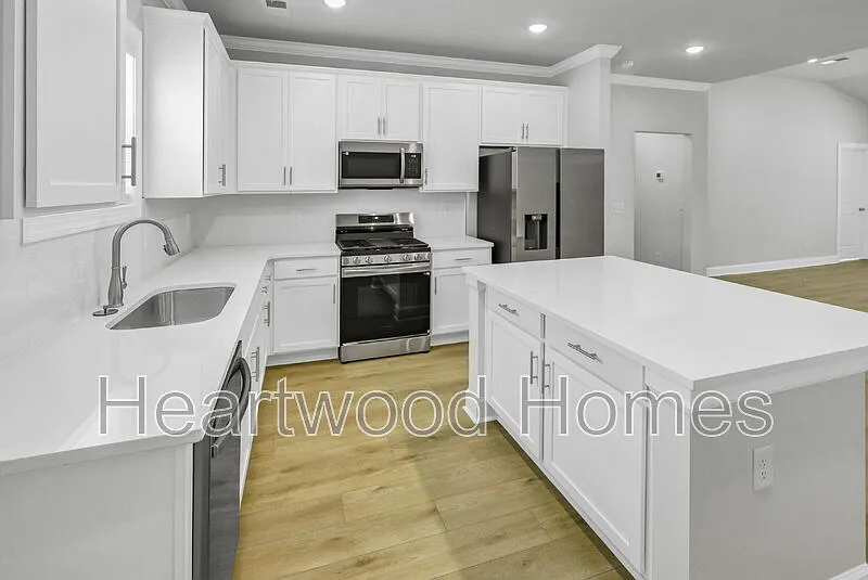 4 bed, 2.0 bath, $2,250 — Photo 1