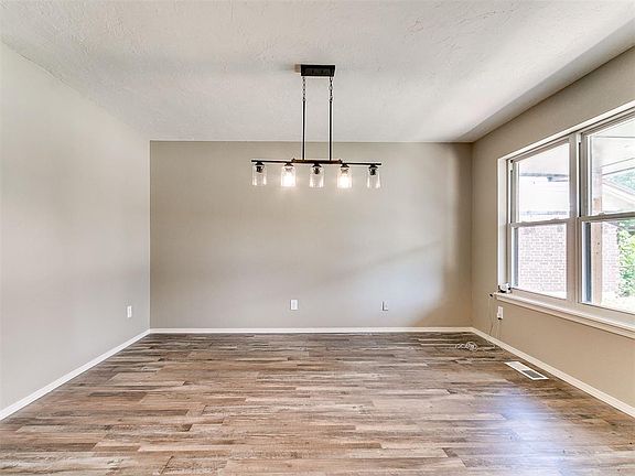 5th image of 4709 SE 47th St