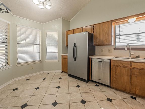 4th image of 6001 Laci Ln