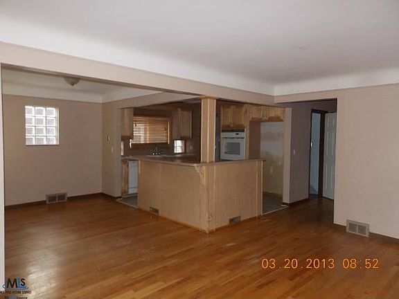 4th image of 19656 Woodmont St