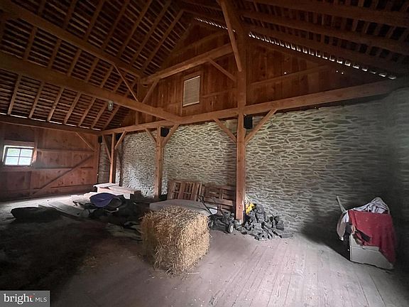4th image of 2275 Strasburg Rd