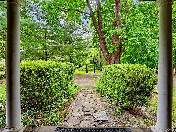 5th image of 1780 Strawberry Road