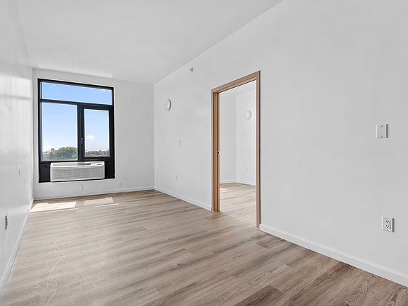 4th image of 4622 Fort Hamilton Pkwy #3D