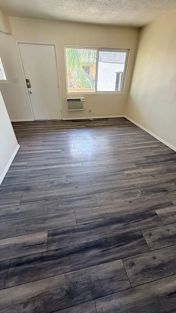 1521 N Sierra — Photo 4