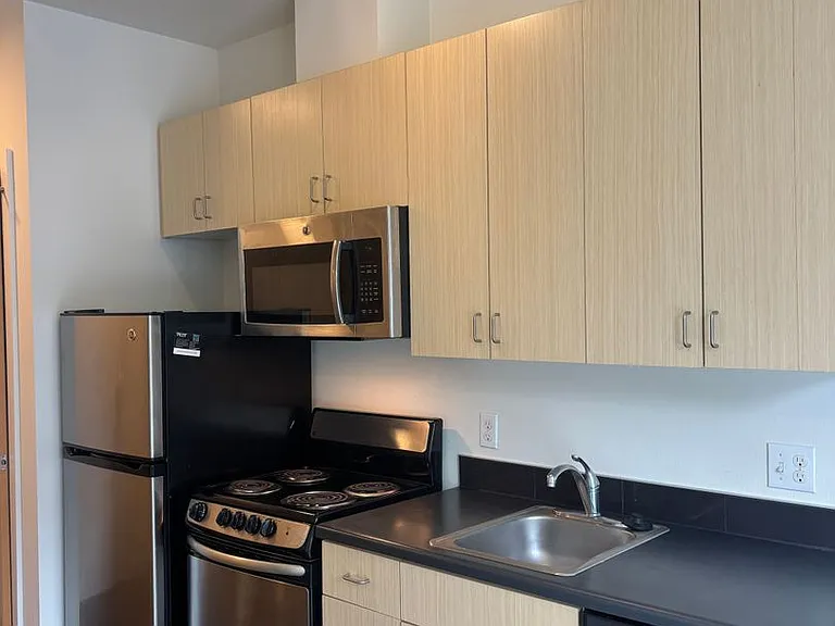 Brooklyn Apartments — Photo 16